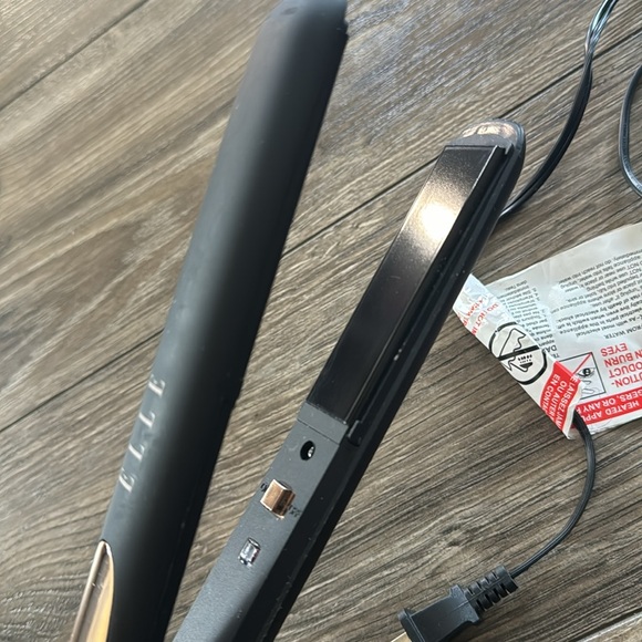 ELLE HAIR STRAIGHTENER - Picture 5 of 9